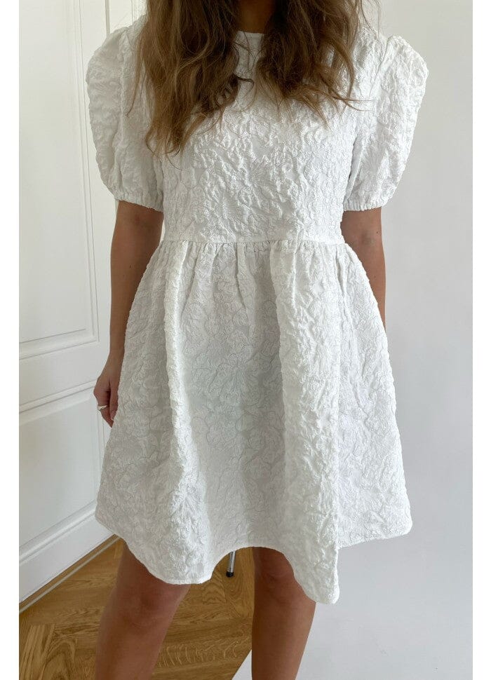 BYIC - Edithic Dress - wdream White Dream