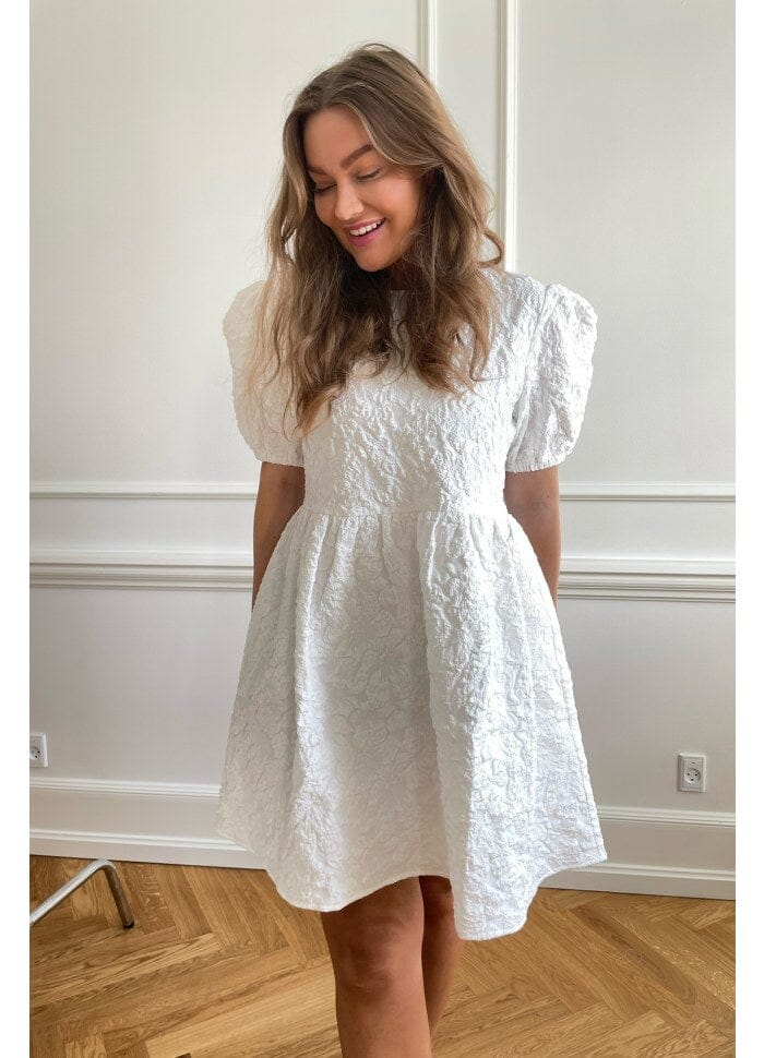 BYIC - Edithic Dress - wdream White Dream