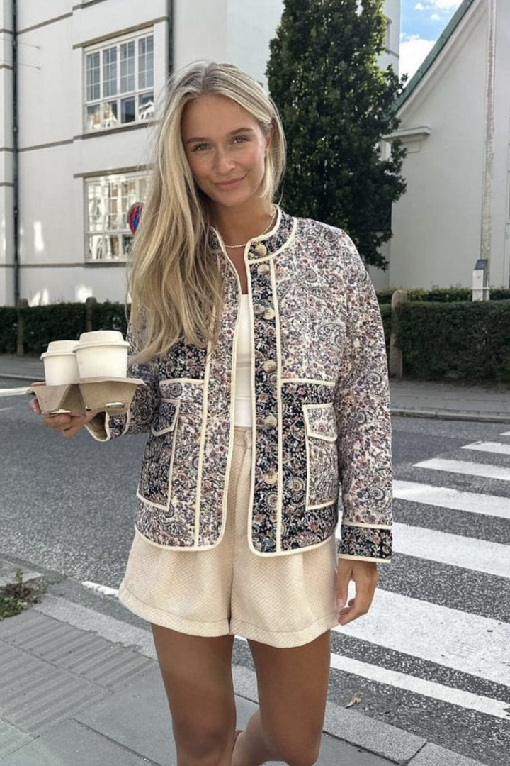 Forudbestilling - BYIC - Emmy Quilted Jacket - Multi Paisley Jakker