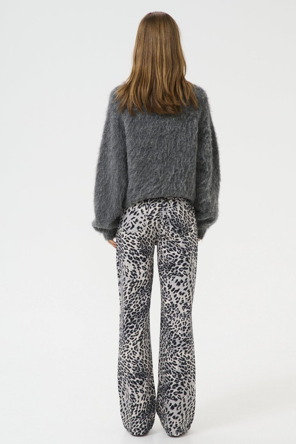 Forudbestilling - Gestuz - Gzleora Wide Jeans 10910300 - 107696 Grey Leopard Jeans