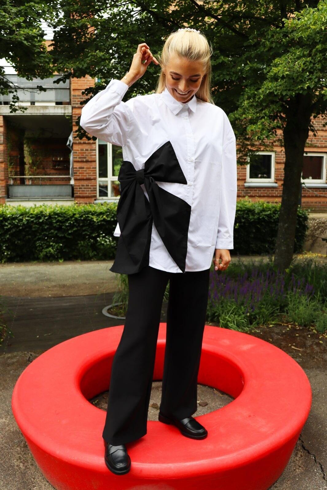 Forudbestilling - Liberte - Bow-Shirt - White Black Bow Skjorter