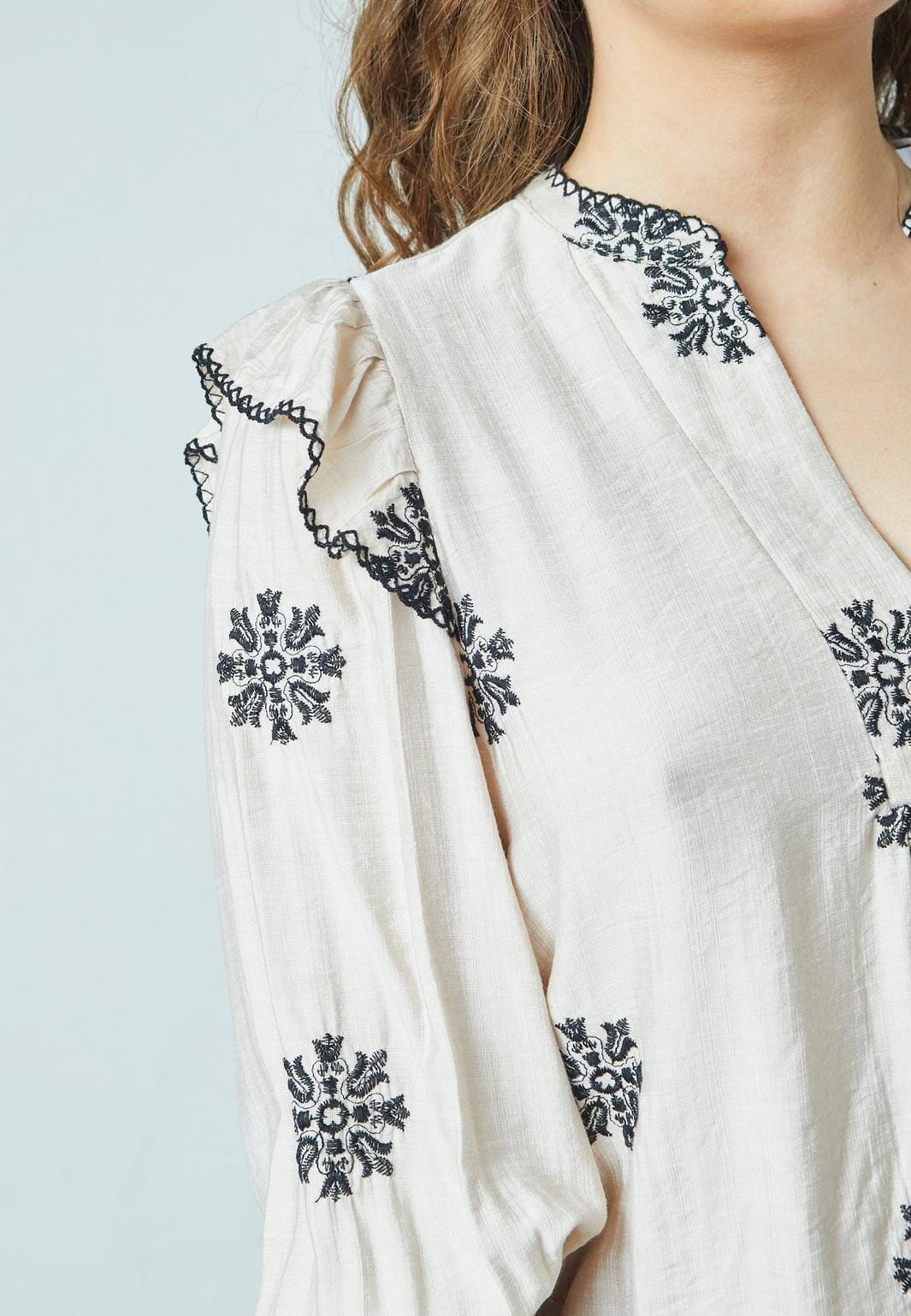 Forudbestilling - Love & Divine - Love1347 18776 - 811 - Bamboo/Black Flower Skjorter