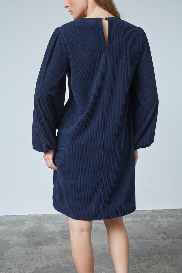 Forudbestilling - Love & Divine - Love1366 18884 - 440 - Navy Kjoler