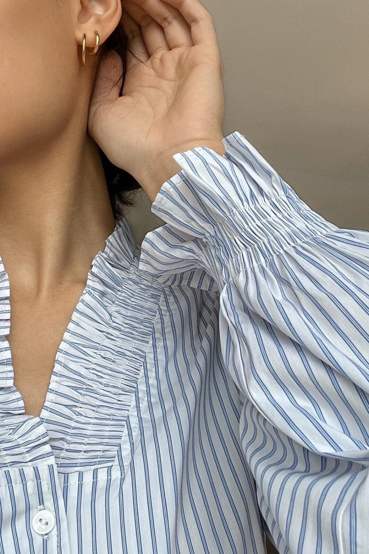 Forudbestilling - Neo Noir - Brielle Stripe Shirt - White/Light Blue - (Marts/April) Skjorter