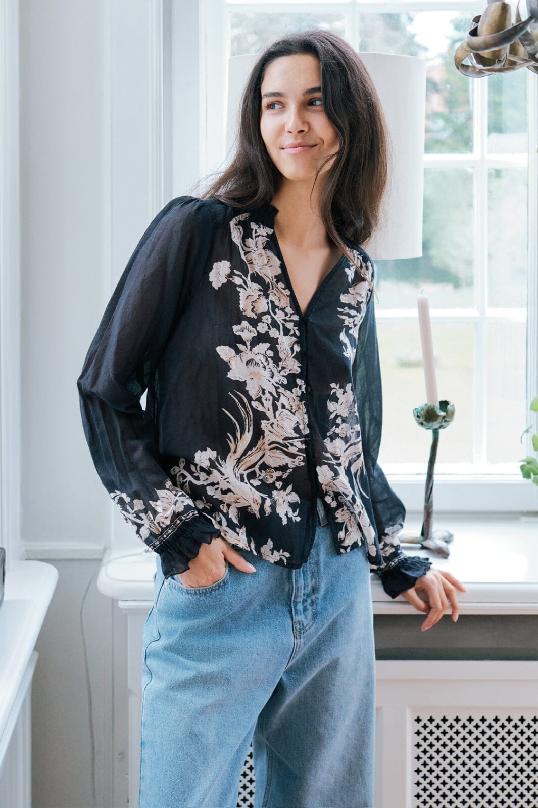 Forudbestilling - Neo Noir - Brise Printed Voile Blouse - Navy Skjorter