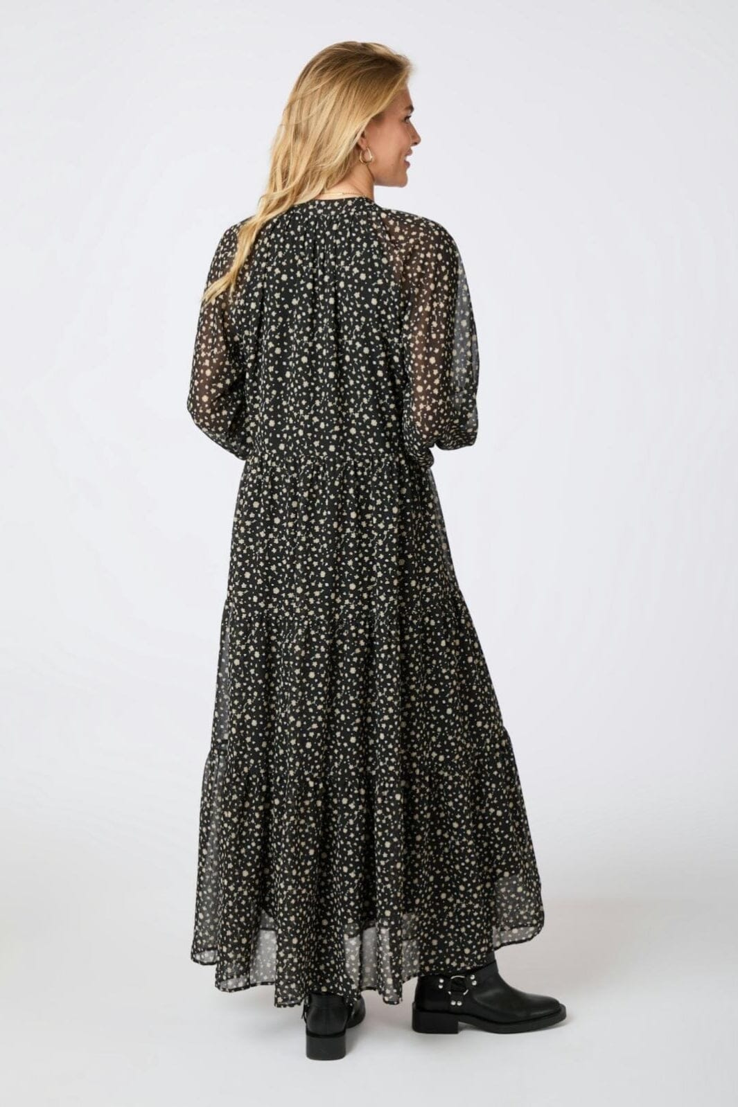 Forudbestilling - Neo Noir - Hiko Secret Flower Dress - Black Kjoler