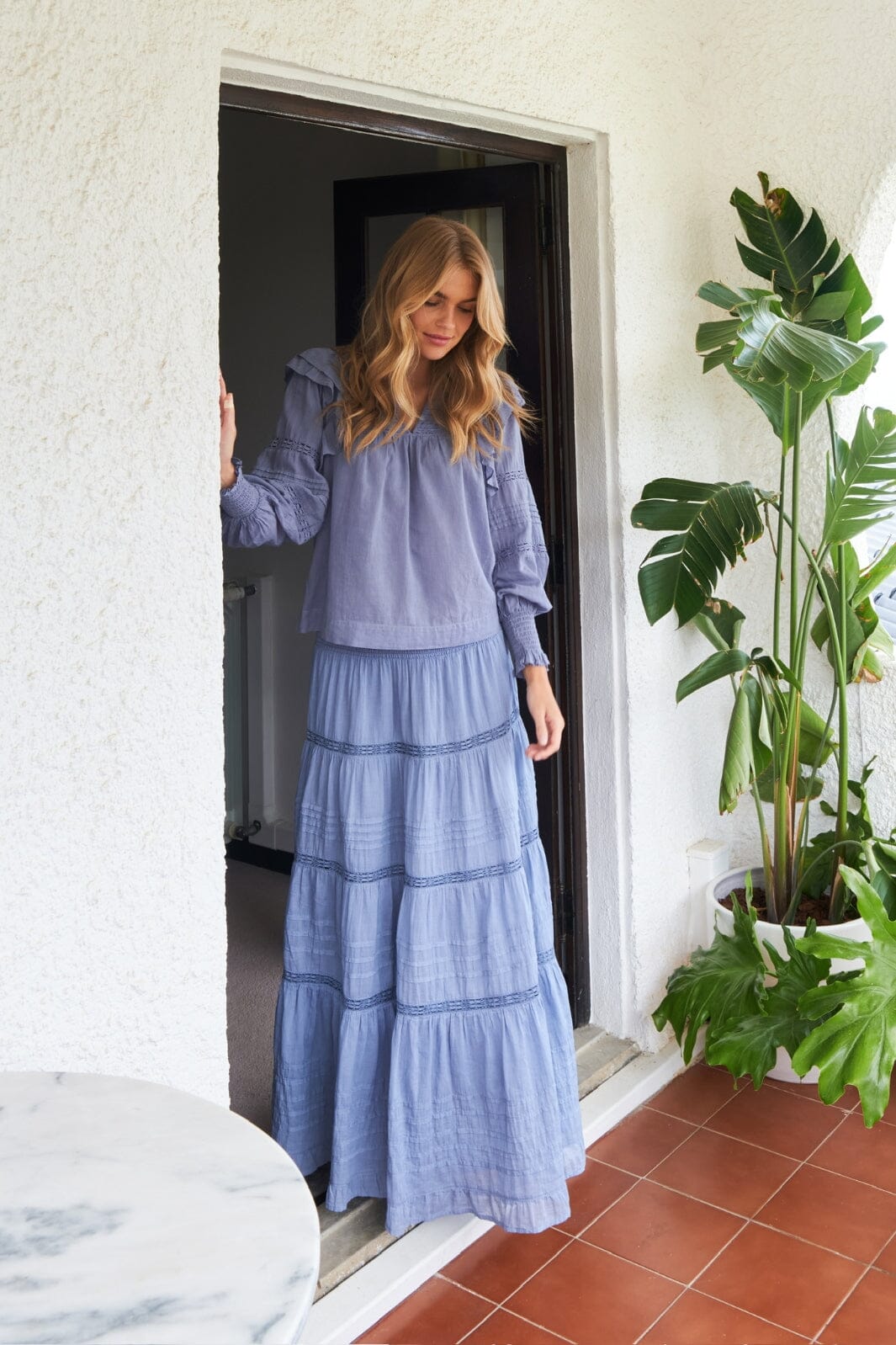 Forudbestilling - Neo Noir - Mauri S Voile Blouse 164698 - 407 - Smoke Blue Bluser