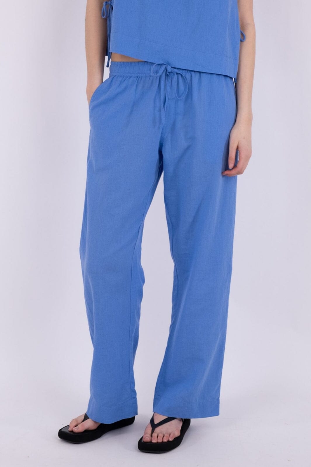 Forudbestilling - Neo Noir - Sonar Linen Pants - Dusty Blue (Juni) Bukser