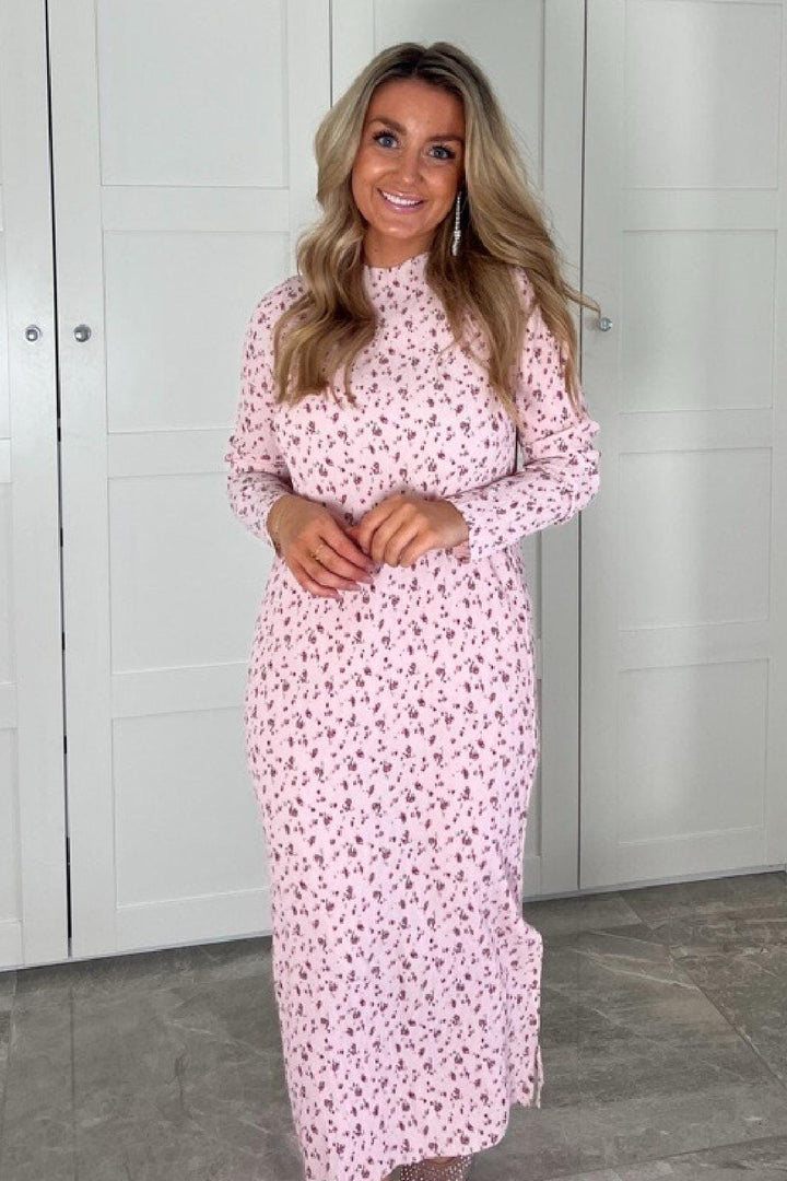 Forudbestilling - Neo Noir - Vogue Flora Dress 165301 - 754 - Light Pink Kjoler