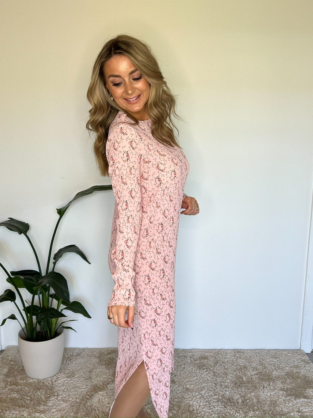 Forudbestilling - Neo Noir - Vogue Starling Dress 165874 - 165 - Rose Kjoler