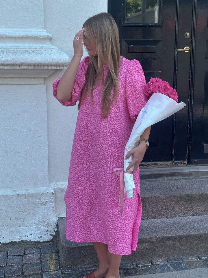 Forudbestilling - Noella - Reno Pastis Long Dress - 031 Bright Pink Kjoler