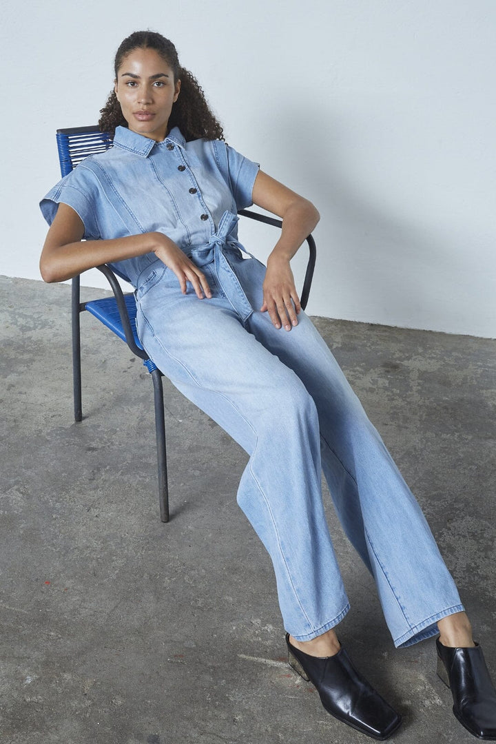 Sisters Point - Feba-Ju 18912 - 910 - L. Blue Wash