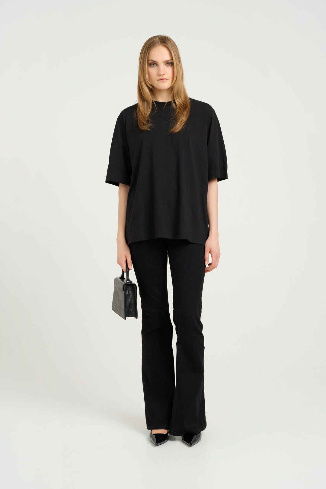 Gestuz - Simmagz Emb Tee 10909865 - 100017 - Black T-shirts