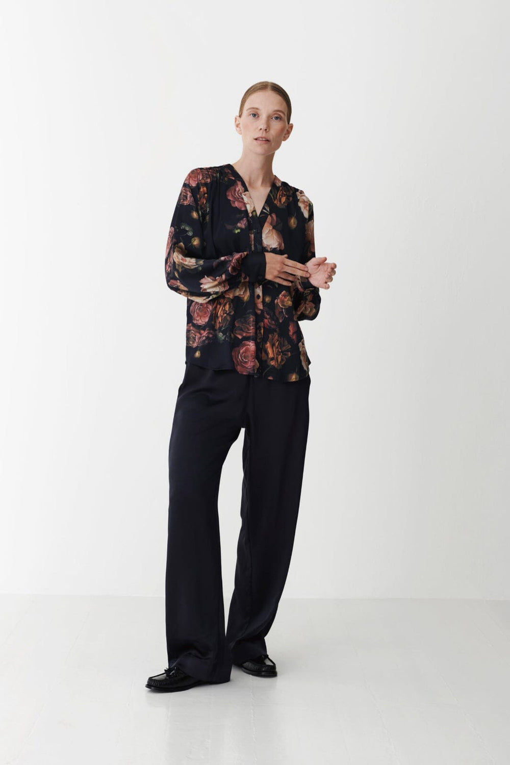 Karmamia - Amelia Shirt 2218 - Scarlett Flower Skjorter