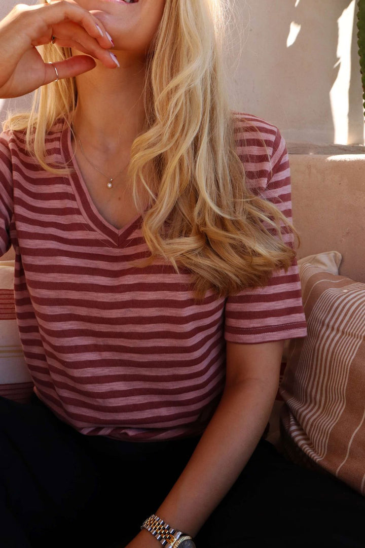 Liberte - Ulla-Ss-Vneck-Stripe-Tshirt 21674 - Rose Dark Rose Stripe T-shirts