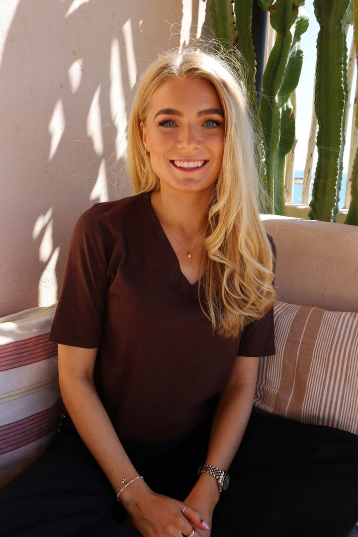 Liberte - Ulla-Ss-Vneck-Tshirt 21675 - Dark Brown T-shirts