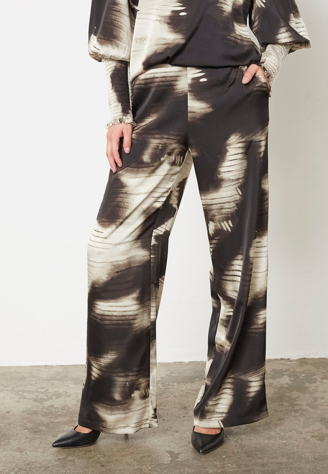 Love & Divine - Love1024-55 19420 - 803 - Graphic Bukser