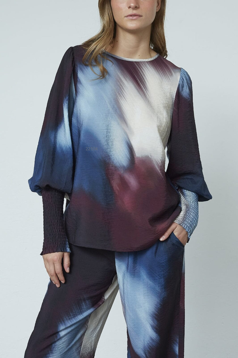 Love & Divine - Love738-23 19374 - 801 - Waterprint