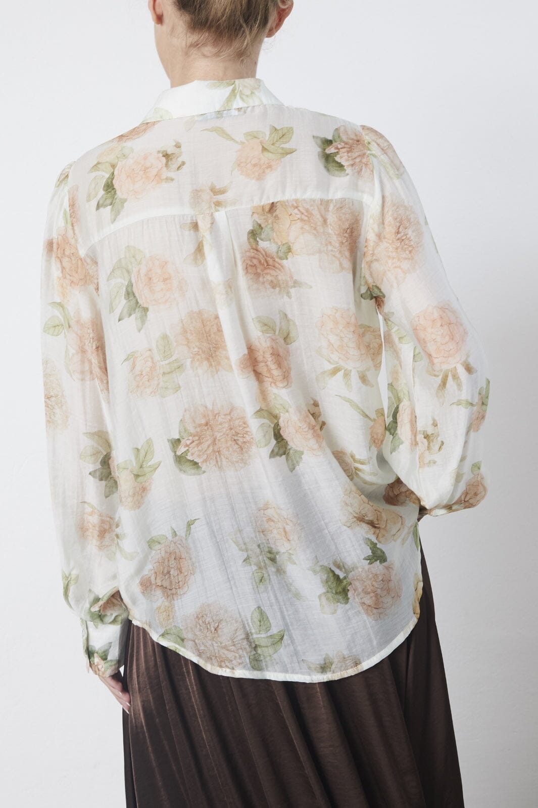 Love & Divine - Love919-18 19262 - 815 - Cream Flower