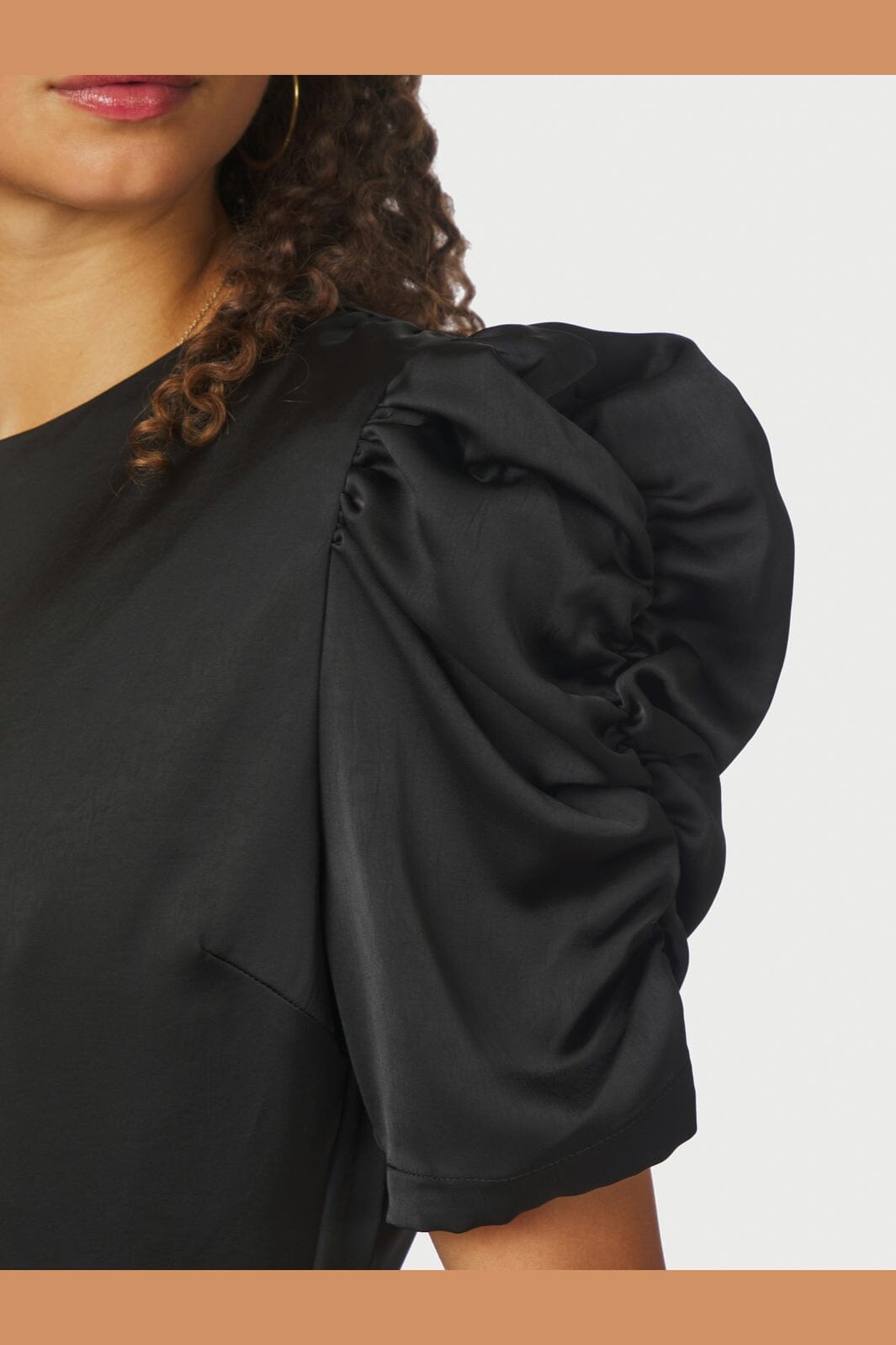 Neo Noir - Benua Heavy Sateen Blouse 167069 - 100 - Black