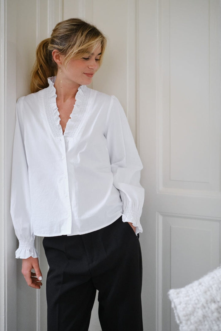 Neo Noir - Brielle Solid Shirt - White