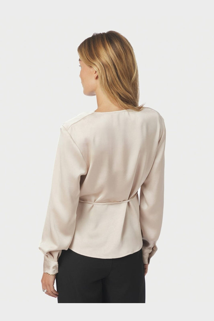 Neo Noir - Caprina Heavy Sateen Blouse 166961 - 720 - Champagne