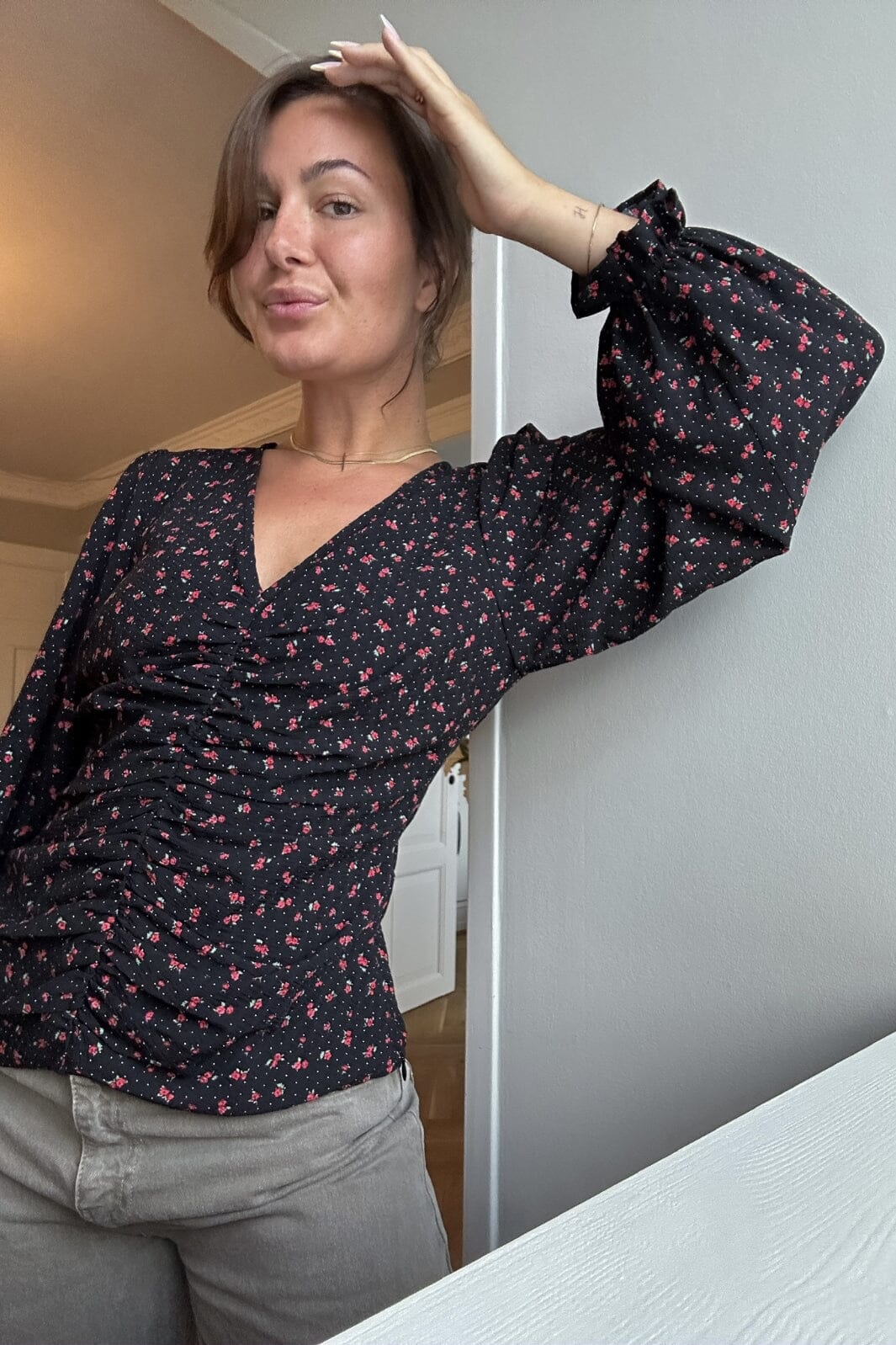 Neo Noir - Katinka Floral Dots Blouse - Black Skjorter