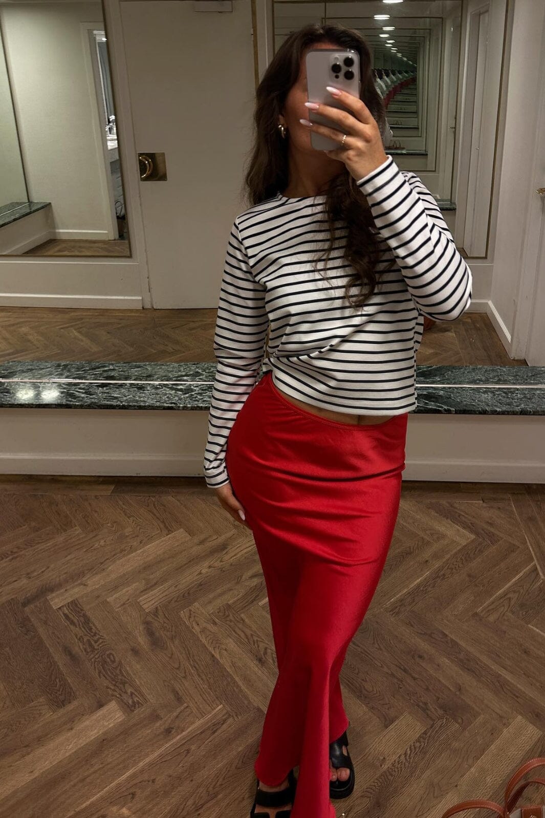 Neo Noir - Vicky Heavy Sateen Skirt - Red Nederdele