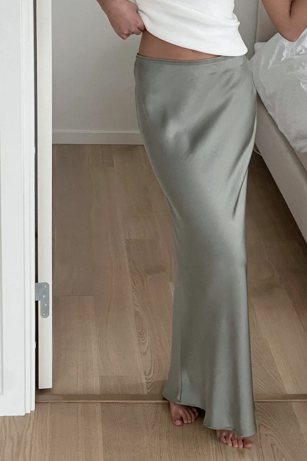 Neo Noir - Vicky Heavy Sateen Skirt - Smoke Green Nederdele