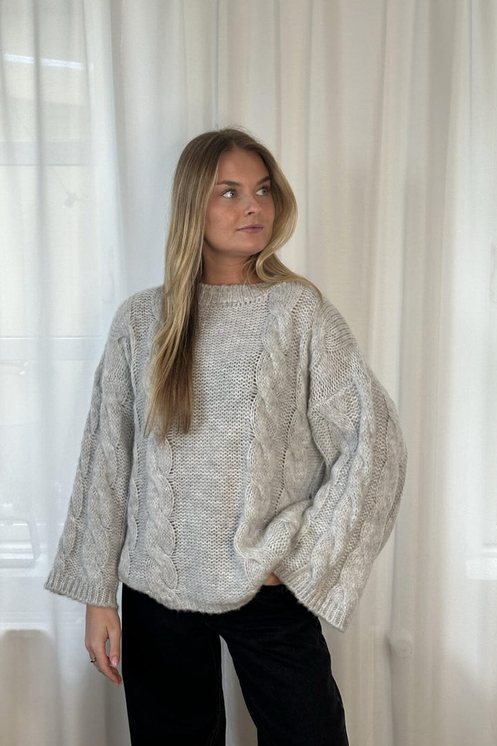 Noella - Lyza Knit 14190001 - 022 - Light Grey Melange Strikbluser