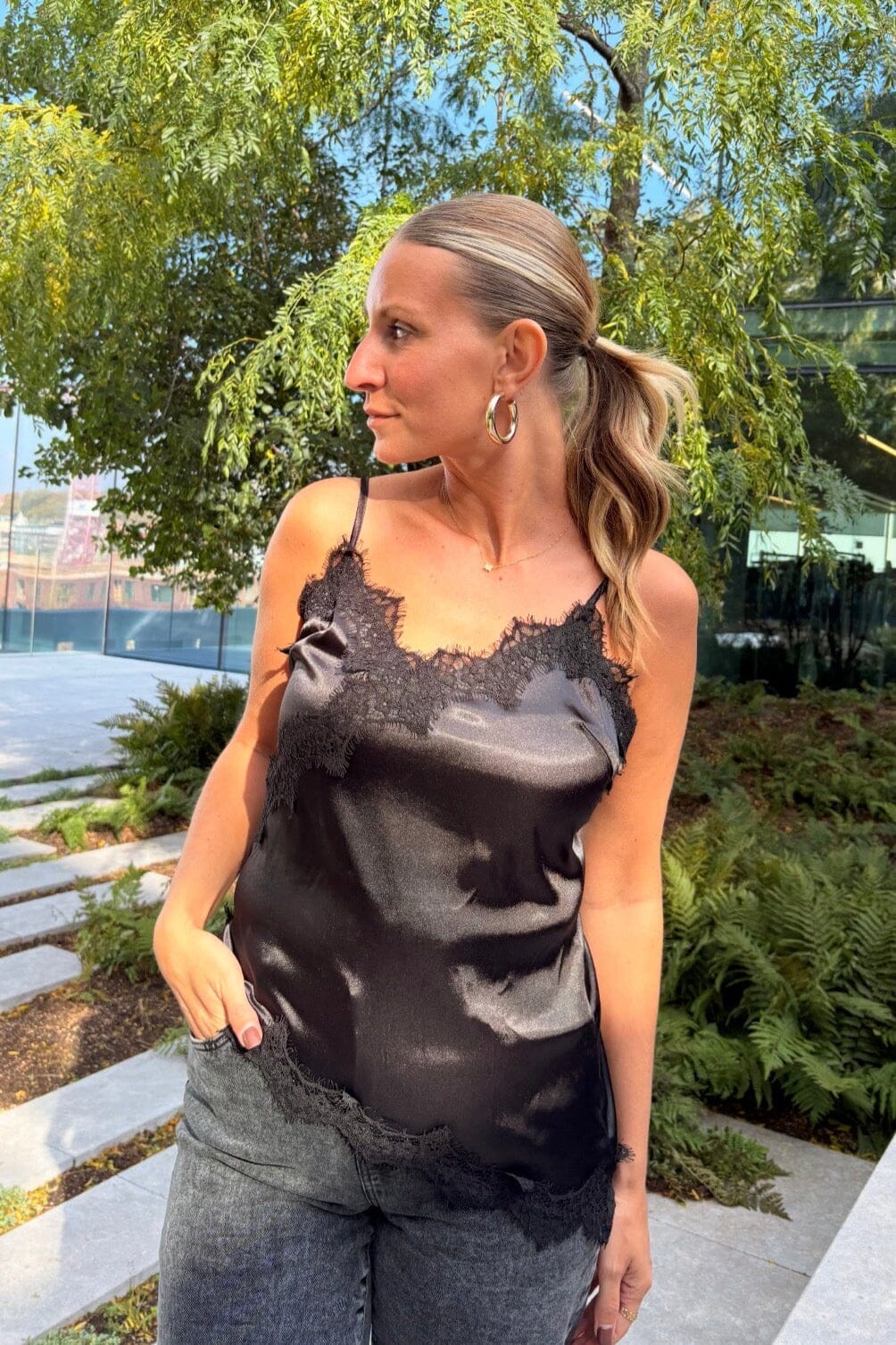 Noisy May - Nmsofie S/L Satin Top - 5079330 Chocolate Brown Toppe