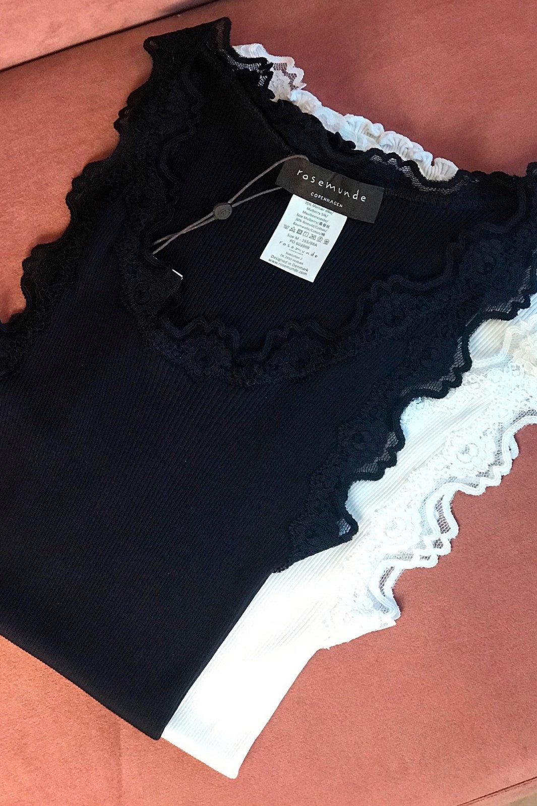 Rosemunde - Silk Top Regular w/ Vintage Lace - Black Toppe