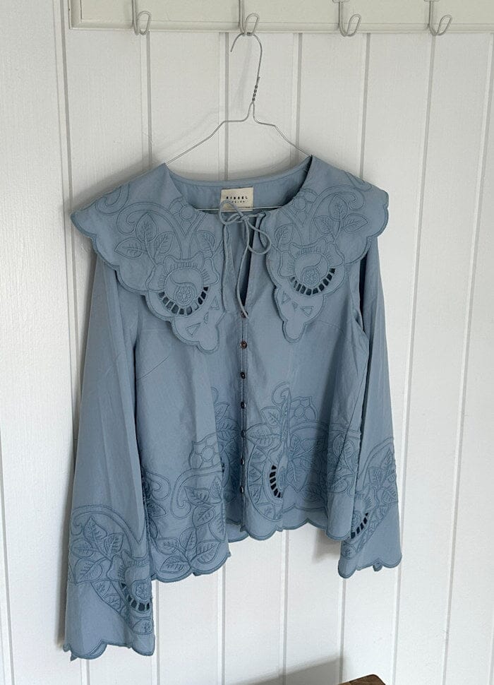 Sissel Edelbo - Cameron Top SE 1686 - Soft Blue Toppe