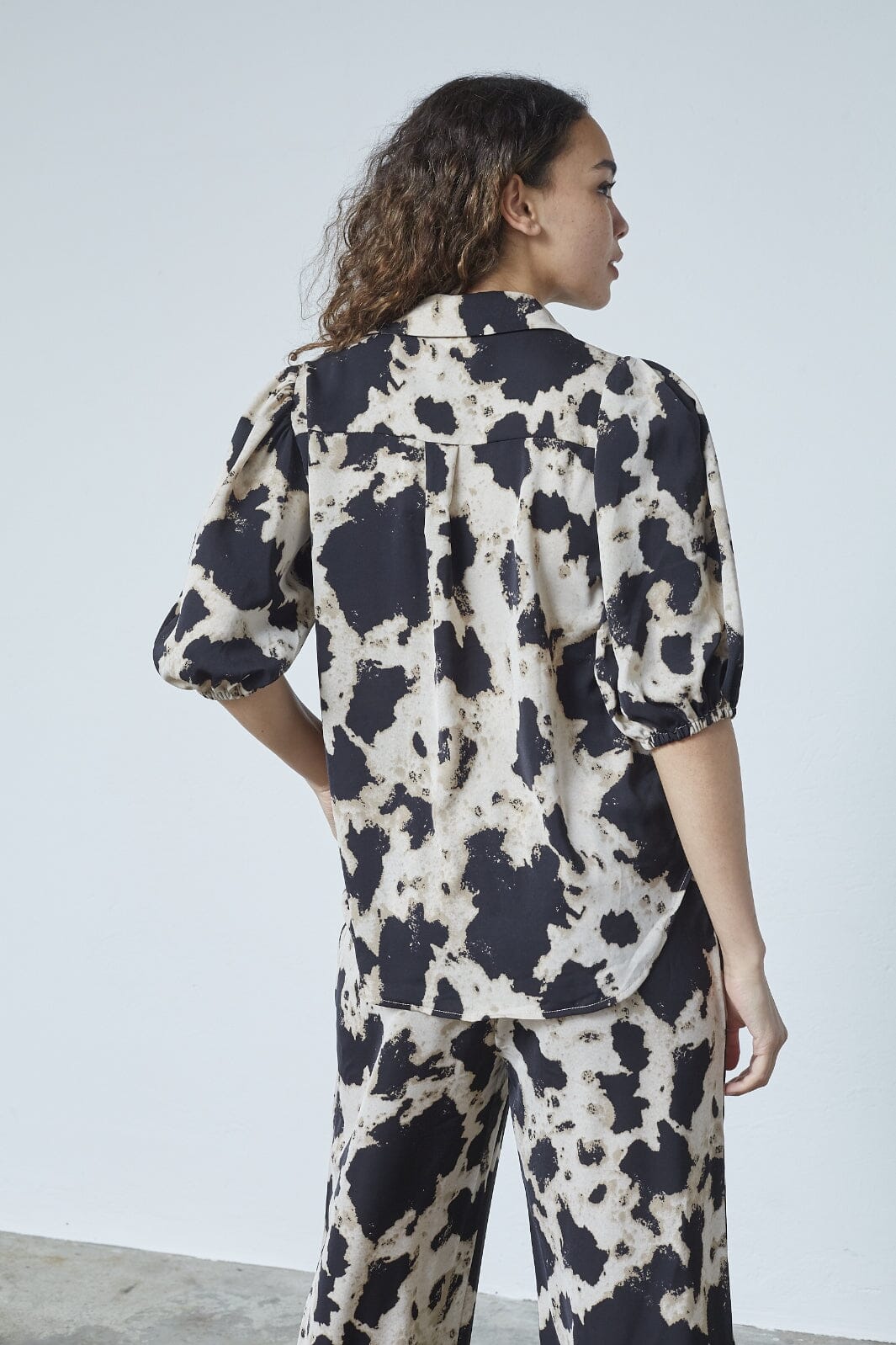 Sisters Point - Ella-Sh68 19052 - 011 - Black/Sand