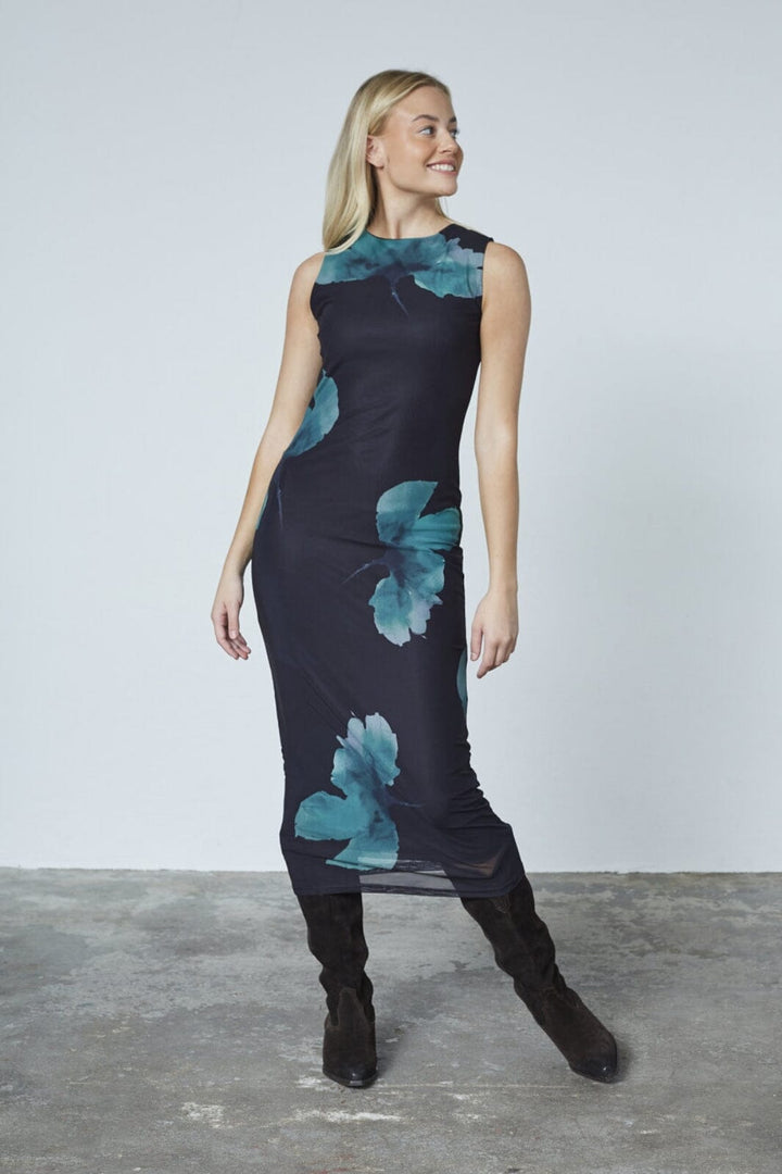 Sisters Point - Esme-Dr13 19366 - 815 - Green Flower