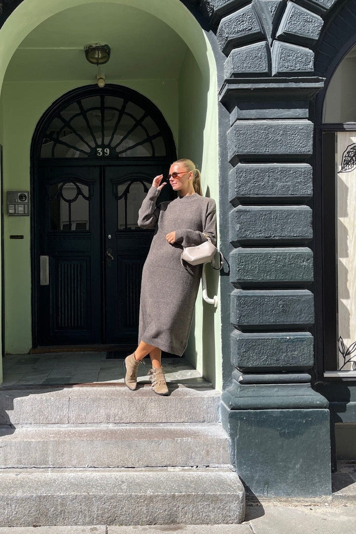 Sisters Point - Luca-Dr 19079 - 201 - Brown Mel. Strikbluser