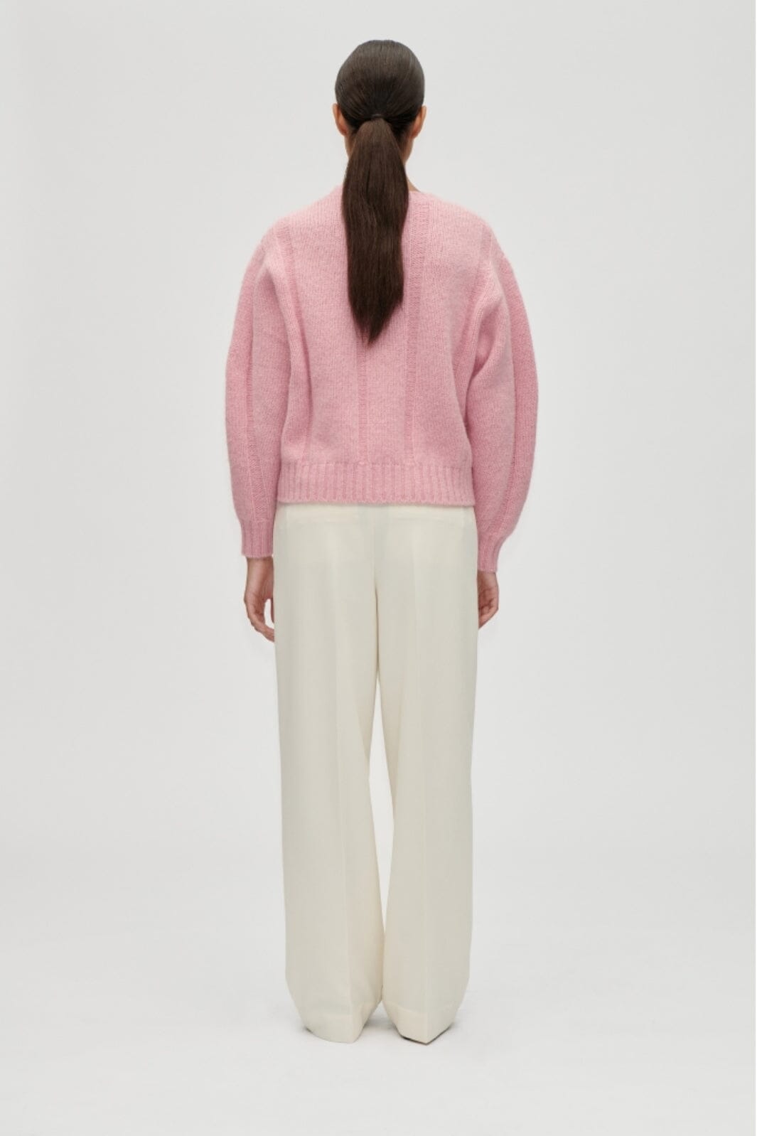 Stine Goya - 2418 Midweight Alpaca Knit, Crewneck Cropped Sweatersg-aw25-k050-2418 - Light Pink