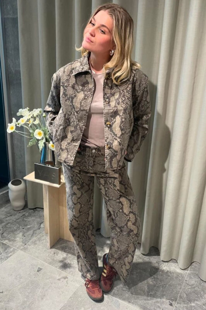 Y.A.S - Yasleonora Denim Jeans - 4611693 Black Snake Print Jeans