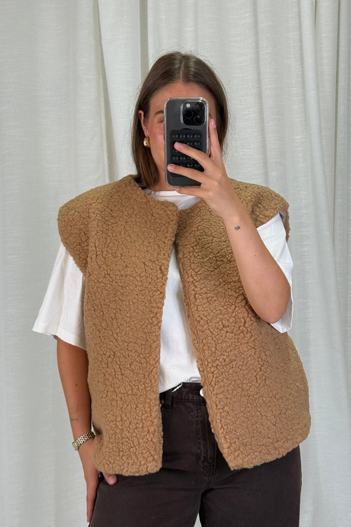 A-bee - Alicia Vest - Camel