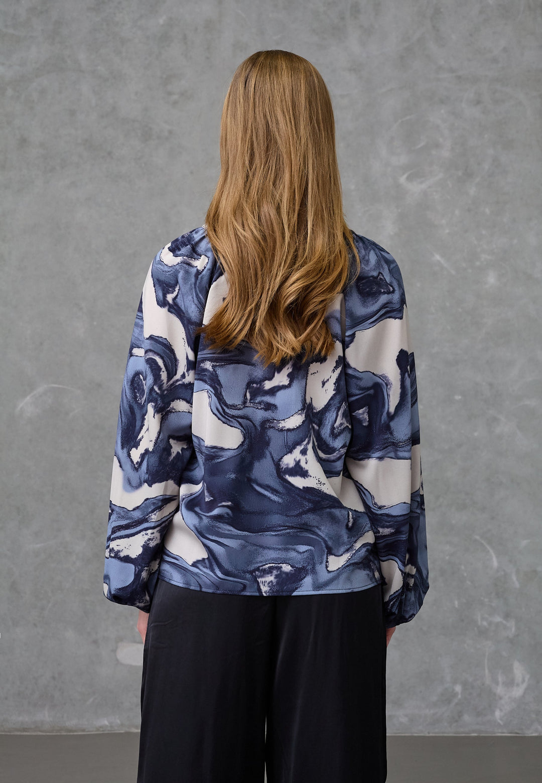 Love & Divine - Love1529-1 19889 - 800 - Blue Wave