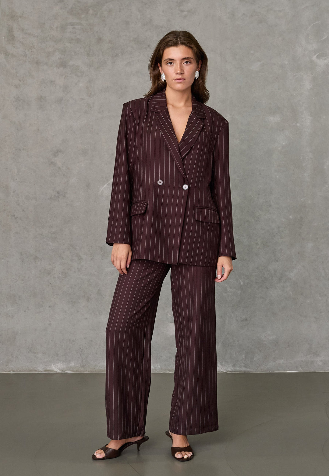 Love & Divine - Love1648 20306 - 834 - Brown Pinstripes