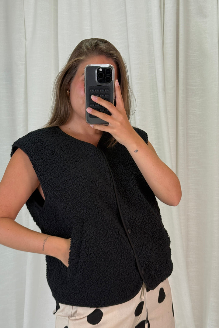 A-bee - Rebekka  Vest - Black