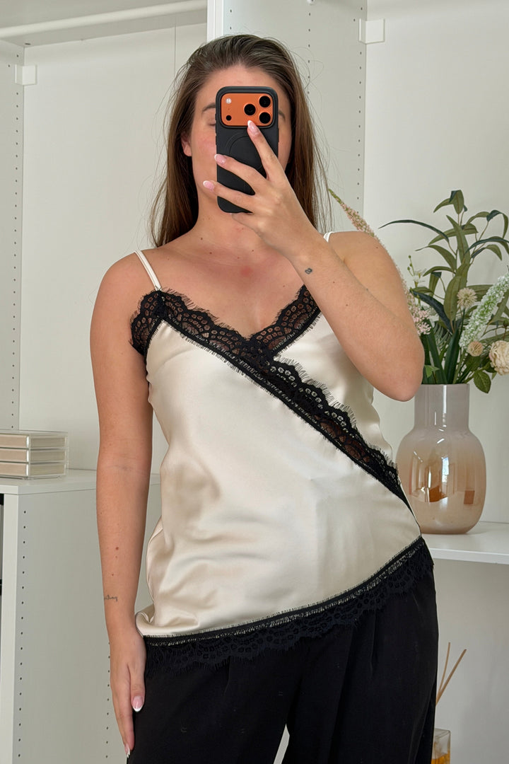 A-bee - Ivanka Top - Ecru