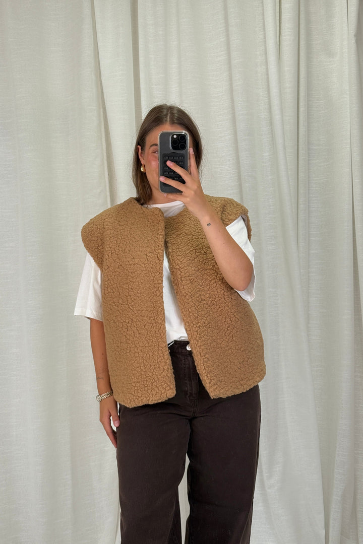 A-bee - Alicia Vest - Camel
