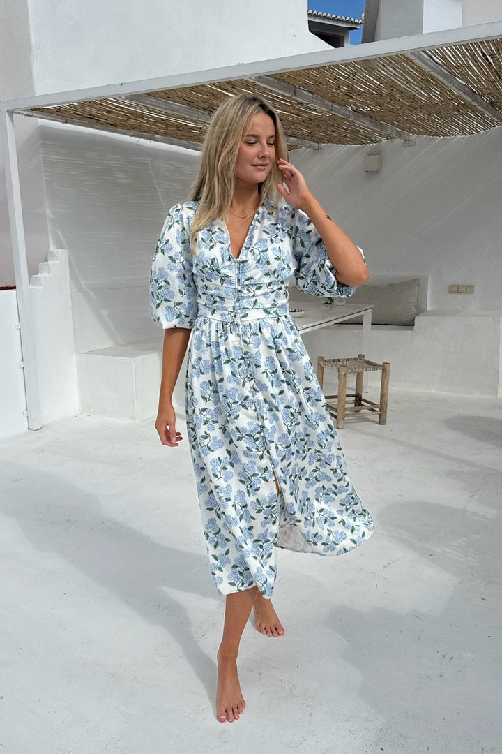 BYIC - Adelic Long Dress A2327 - Blue Hydrangea Print Kjoler 