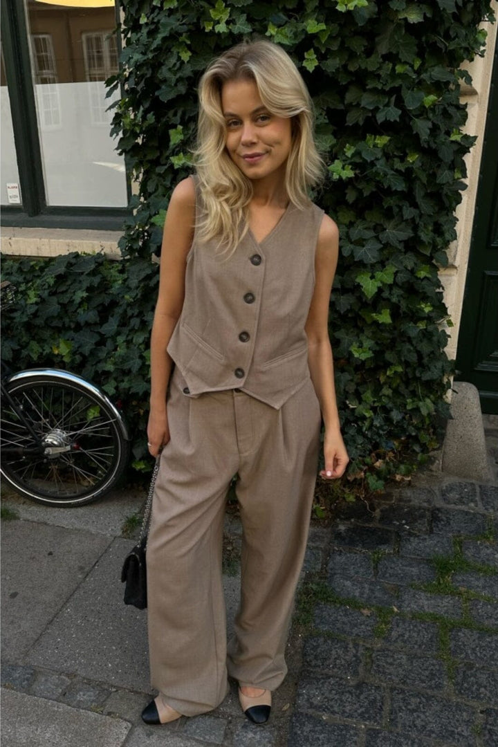 BYIC - Jenny Vest - Dark Sand