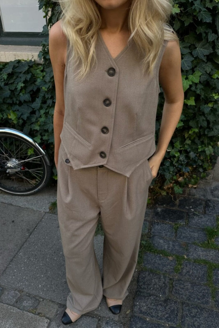 BYIC - Jenny Vest - Dark Sand