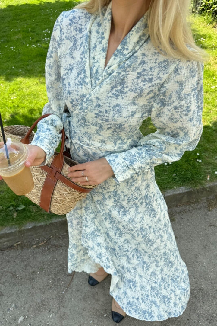 BYIC - Signeic Long Wrap Dress - wbp White Blue Print