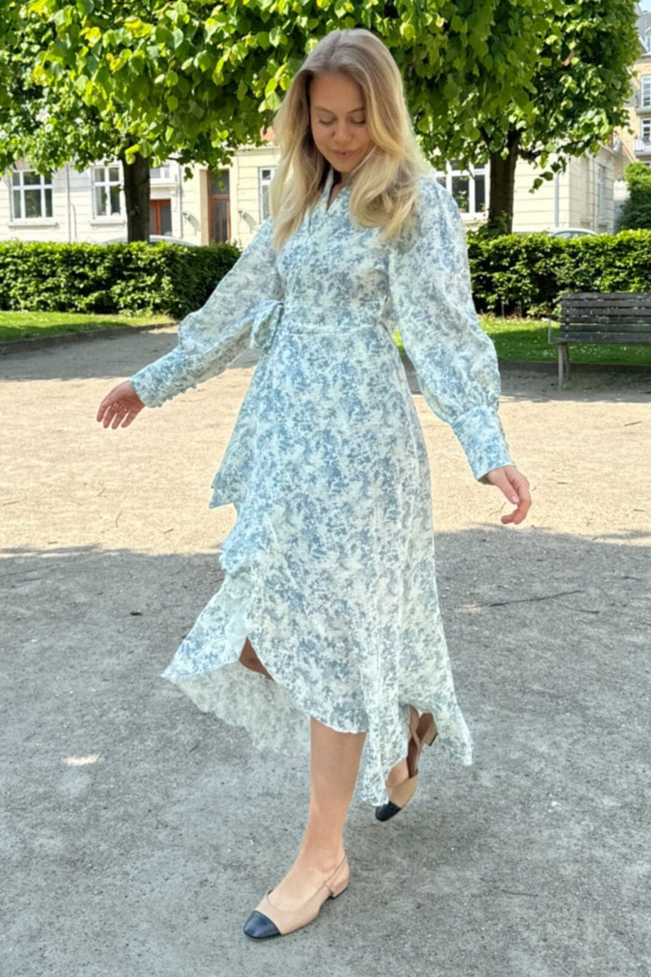 BYIC - Signeic Long Wrap Dress - wbp White Blue Print
