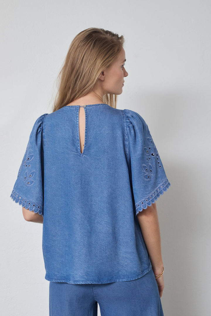Co´Couture - Tillycc Emb Ss Blouse 45057 - 552 - Denim Blue T-shirts 
